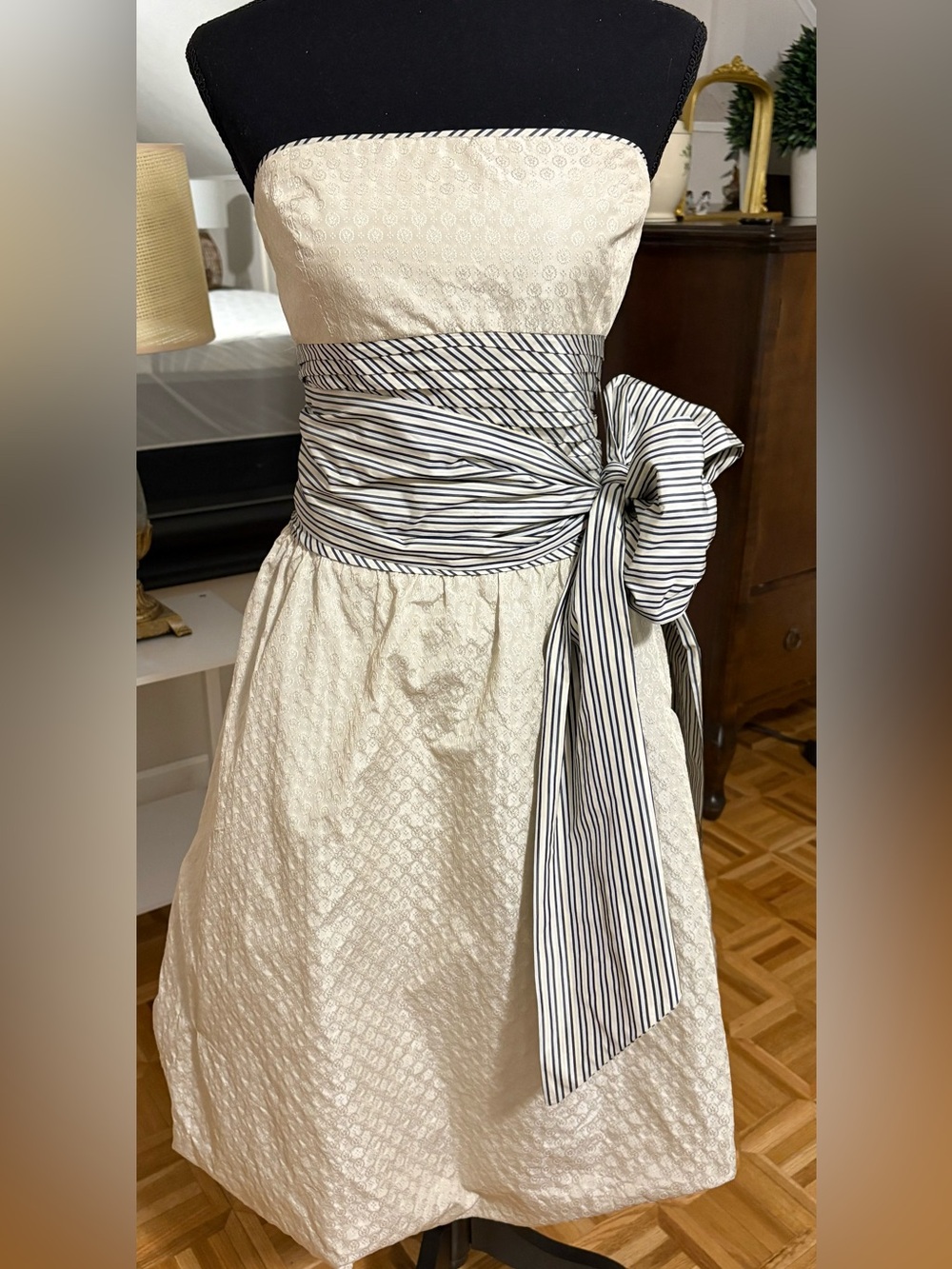 BCBG MAXAZRIA TAFFETA WOVEN STRAPLESS IVORY DRESS WOMEN’S SIZE 6